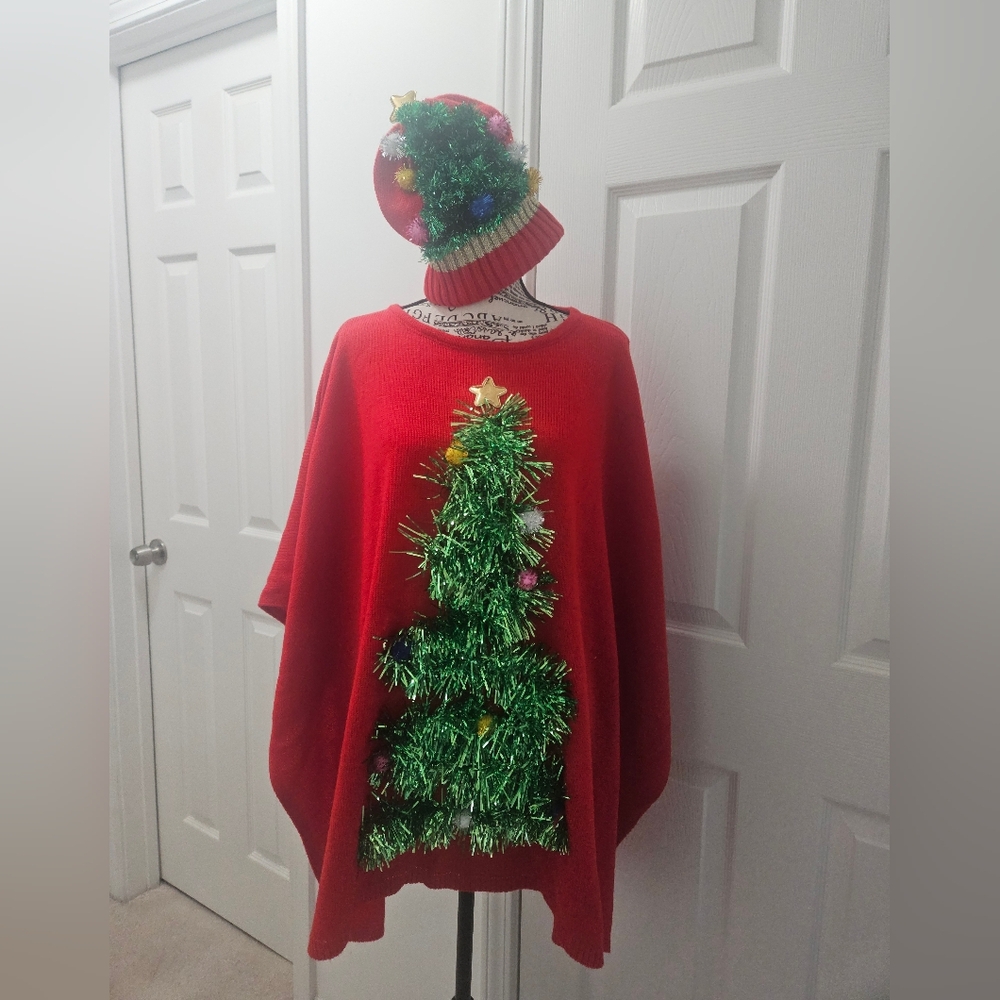 Collection Eighteen Red Poncho and Hat Set - Picture 4 of 7